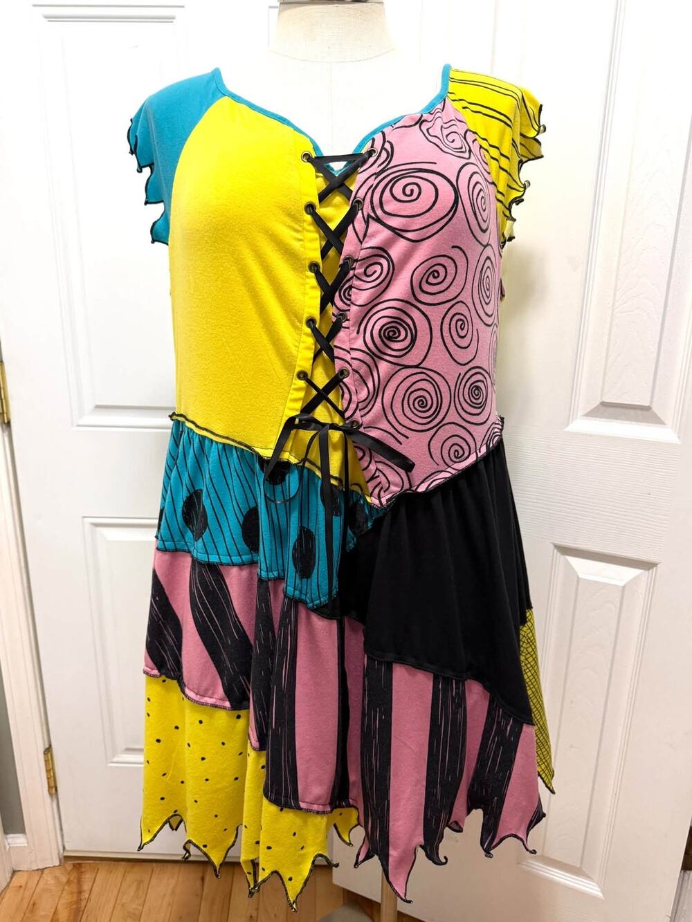 Torrid Plus Size 2 Disney Nightmare Before Christmas Sally Costume Cosplay Dress